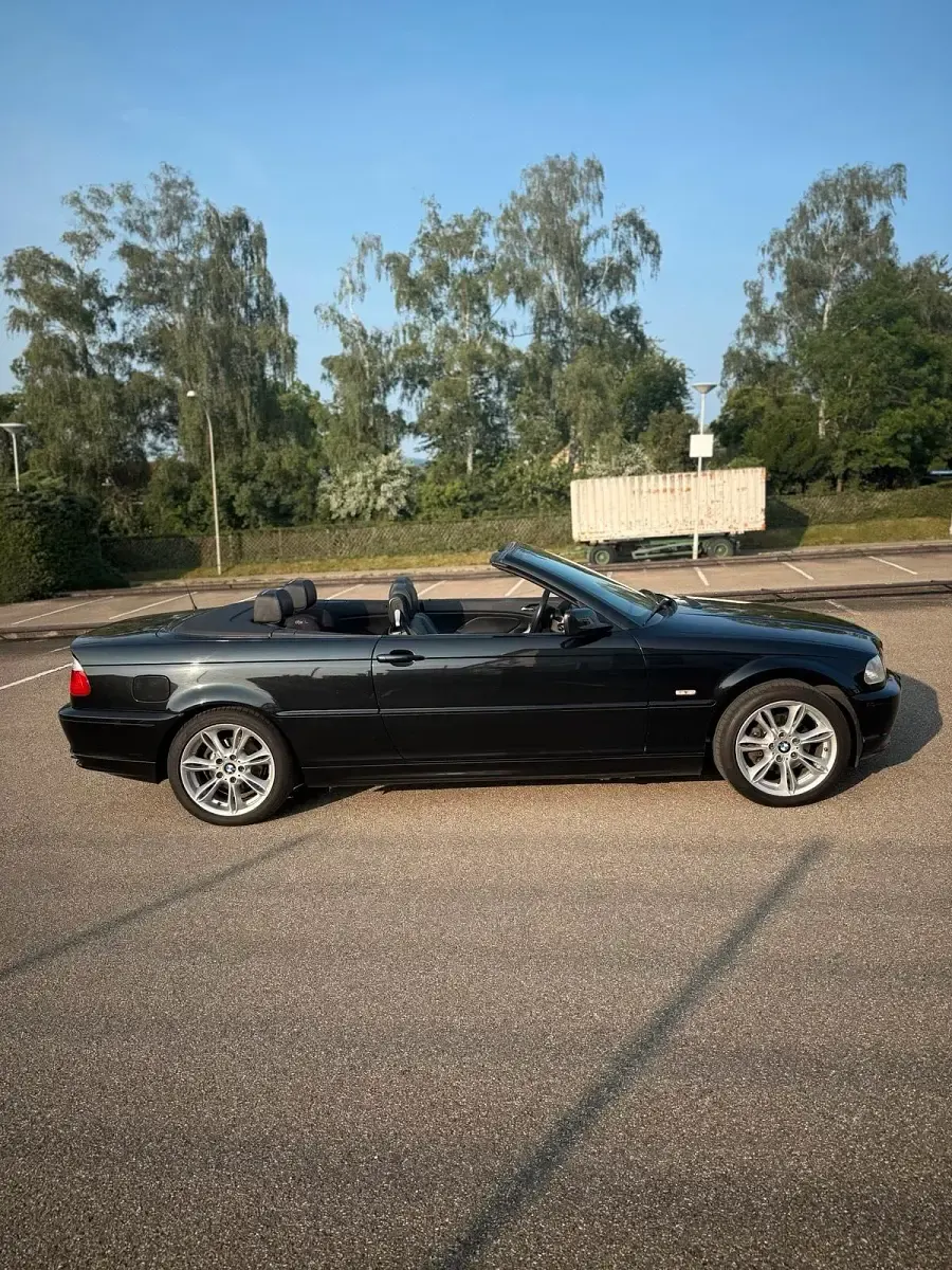 Gebraucht BMW 318 M Sport 143 PS (105 kW) 2002 Schwarz Cabrio