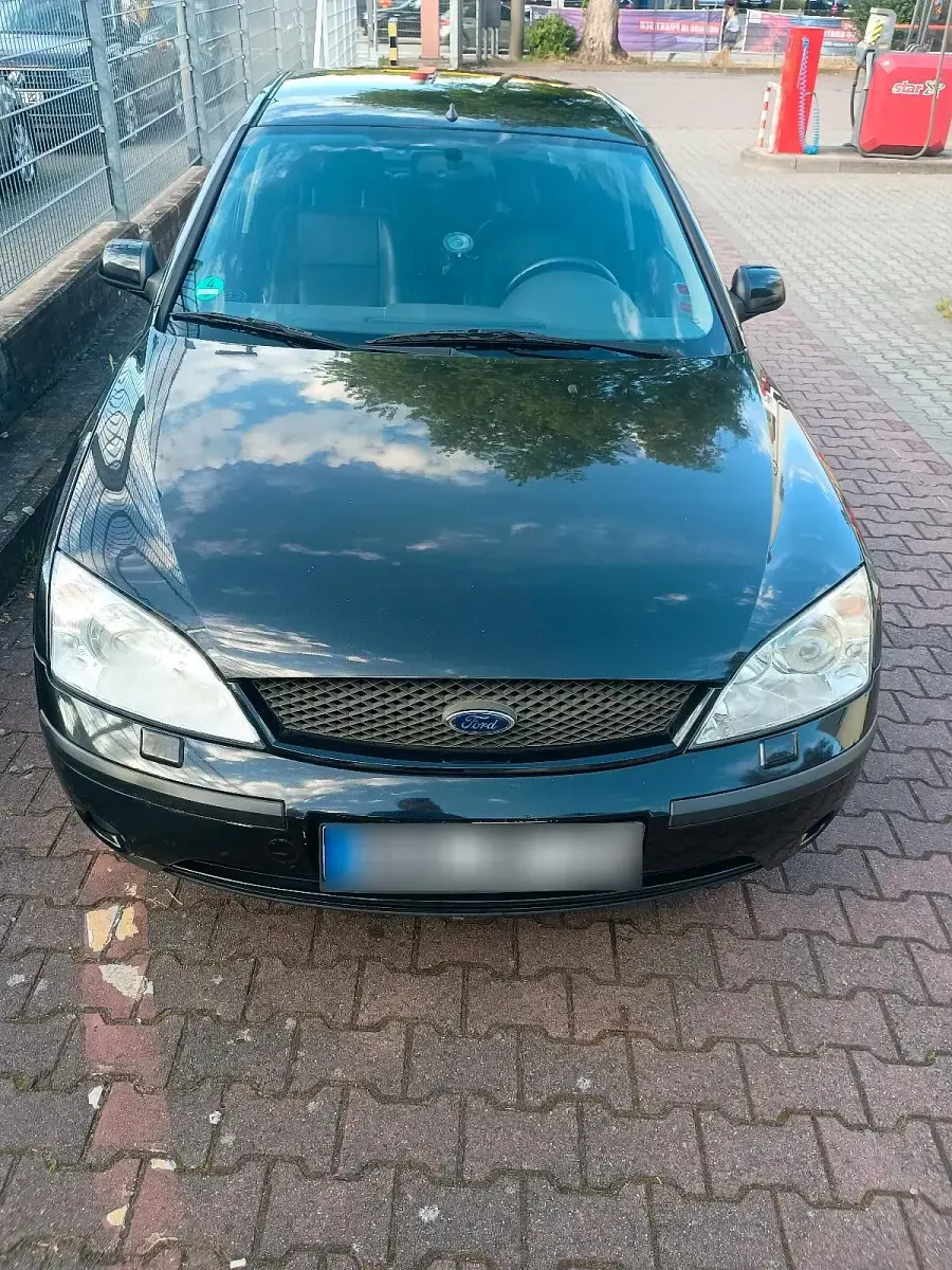 Gebraucht Ford Mondeo 145 PS (106 kW) 2001 Schwarz Limousine