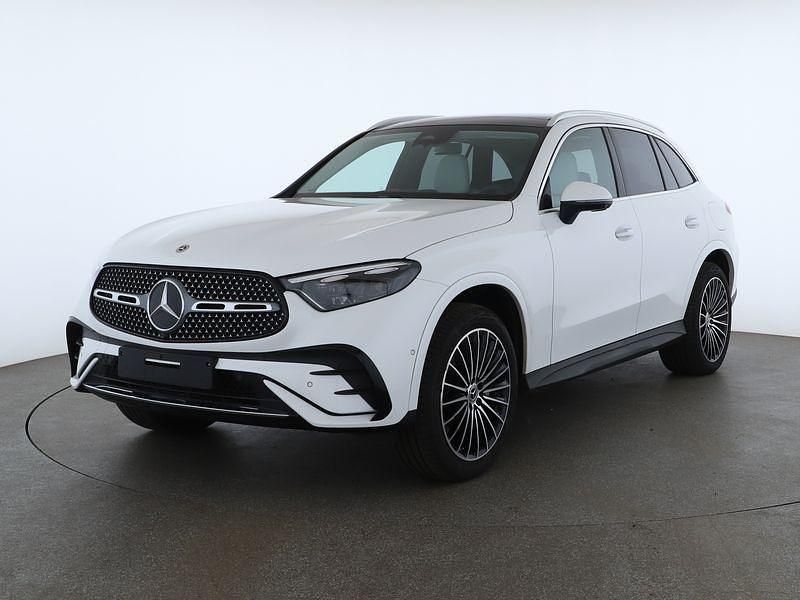 Manufaktur opalithweiss bright Gebraucht 2024 Mercedes GLC300e AMG Line Premium Plus SUV | 63.850 € (Guter Preis) - Bild 1/4