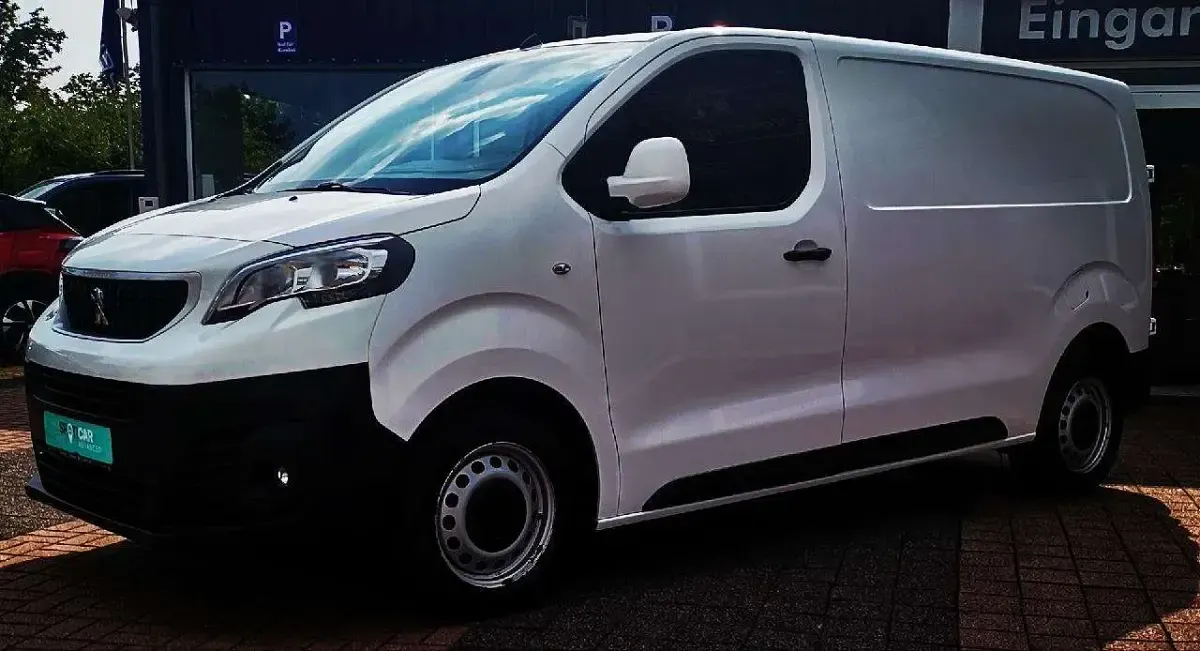 Gebraucht Peugeot Expert Premium 122 PS (89 kW) 2018 Lack weiss banquise/typ aussen Van