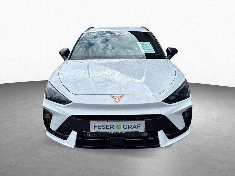 Neu Cupra Leon 204 PS (150 kW) 2025 Weiß Limousine