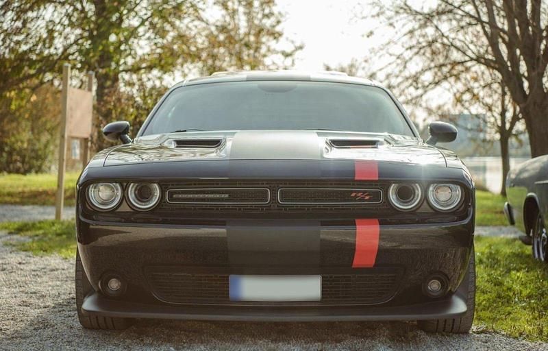 Second-hand Dodge Challenger 381 CP (280 kW) 2017 Negru Coupe