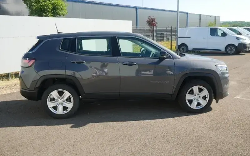 Gebraucht Jeep Compass Altitude 131 PS (96 kW) 2025 Grau SUV