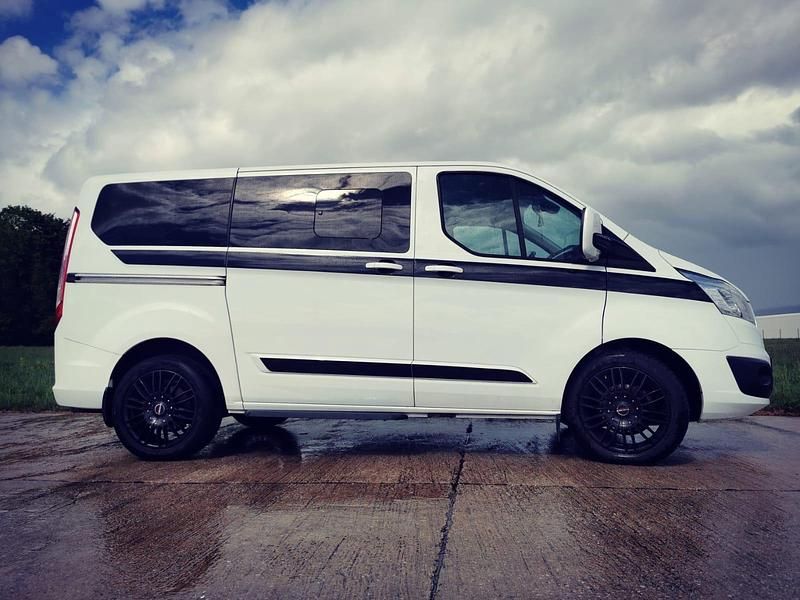 Weiß Gebraucht 2017 Ford Tourneo Sport Van / Kleinbus | 24.750 € (Guter Preis) - Bild 1/4