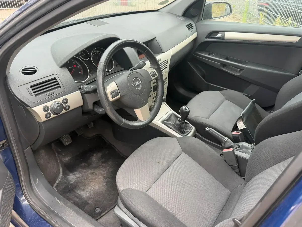 Gebraucht Opel Astra 125 PS (91 kW) 2008 Blau Kombi