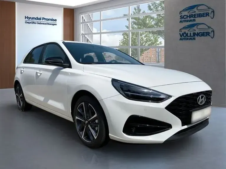 Neu Hyundai i30 Advantage 99 PS (72 kW) 2025 Weiss Limousine