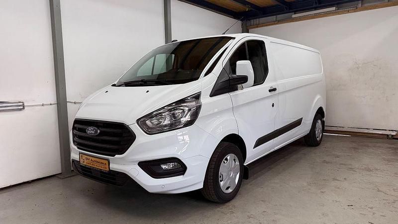 Weiß Gebraucht 2022 Ford Transit Custom Trend Van / Kleinbus | 17.999 € - Bild 1/4