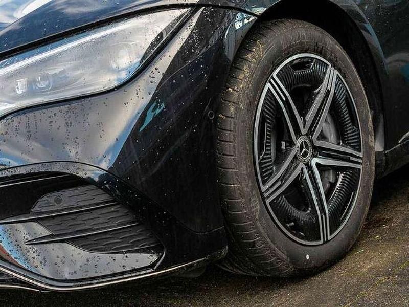 Gebraucht Mercedes 300 169 kW (231 PS) 2024 Schwarz Limousine