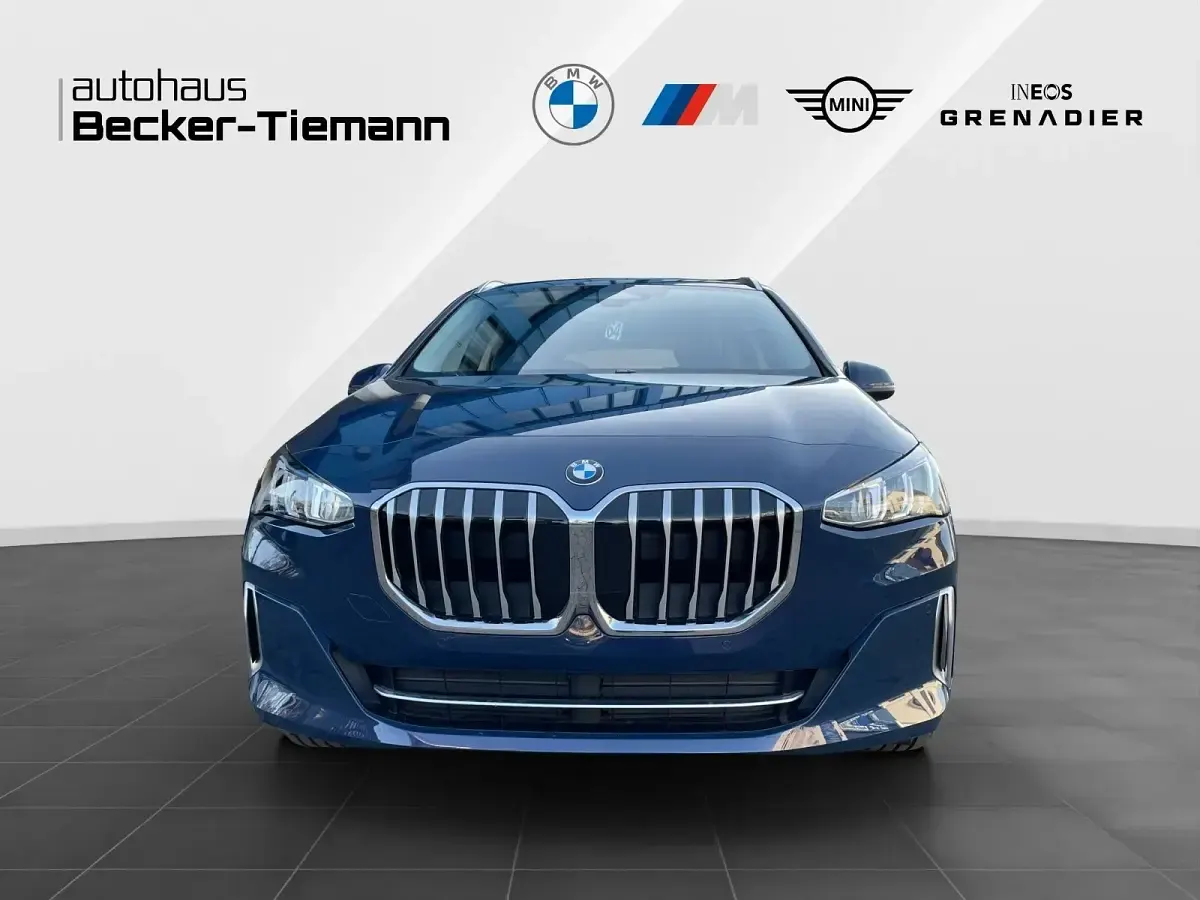 Neu BMW 216 Exclusive 122 PS (89 kW) 2026 Blau Coupé