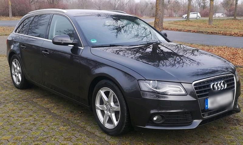 Gebraucht Audi A4 Comfort 160 PS (117 kW) 2010 Grau Kombi