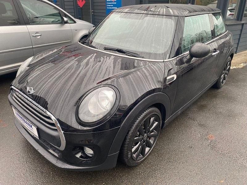 Midnight black Gebraucht 2017 Mini ONE Kleinwagen | 11.490 € (Fairer Preis) - Bild 1/4