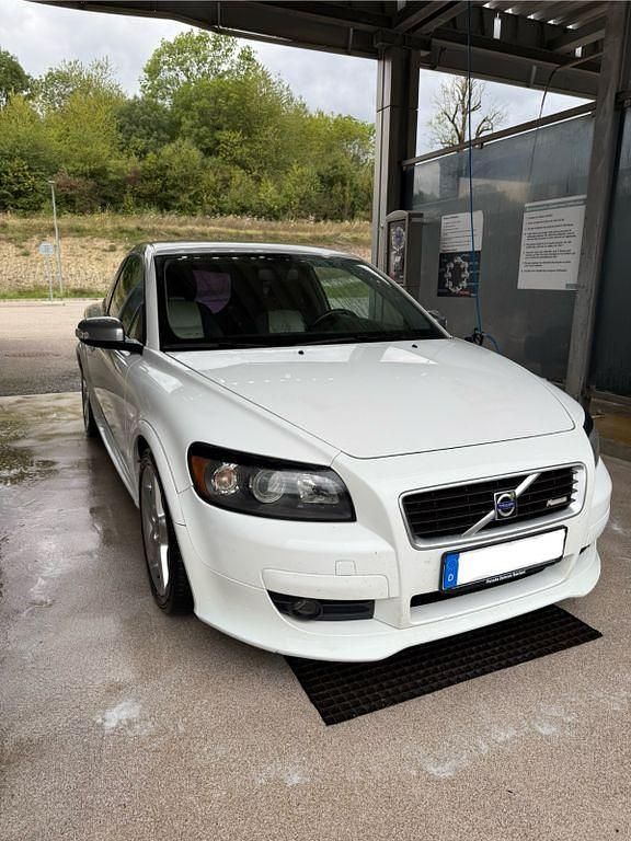 Weiß Gebraucht 2009 Volvo C30 R-Design Kleinwagen | 5.490 € (Teuer) - Bild 1/4