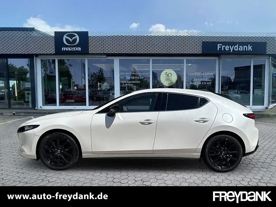 Neu Mazda 3 Homura-Line 140 PS (102 kW) 2025 Snowflake white pearl