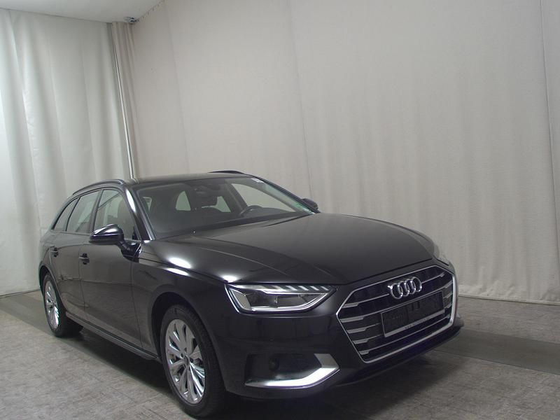 Gebraucht Audi A4 Ambiente 163 PS (119 kW) 2022 Brillantschwarz Kombi