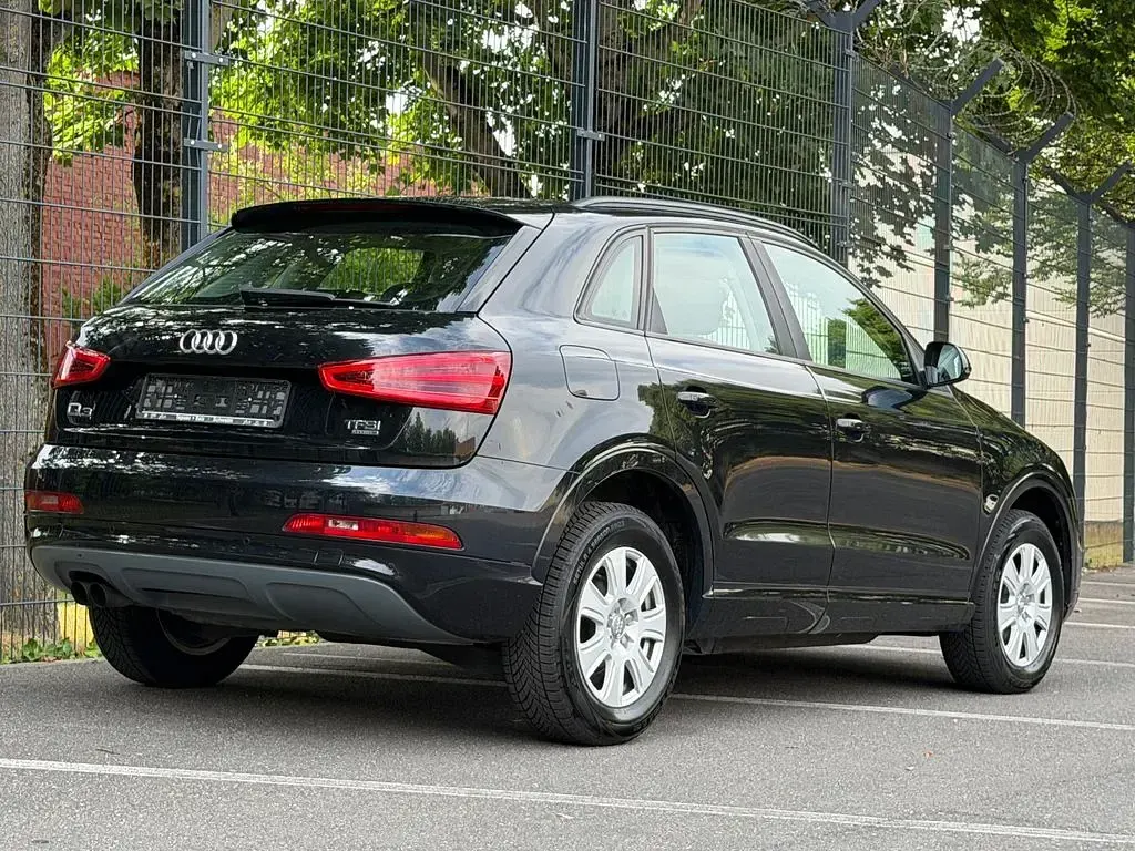 Gebraucht Audi Q3 Sport 170 PS (125 kW) 2013 Phantomschwarz SUV