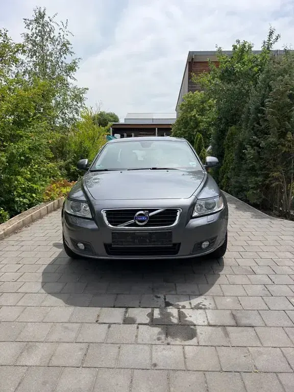 Gebraucht Volvo V50 Business Edition 114 PS (83 kW) 2011 Grau Kombi