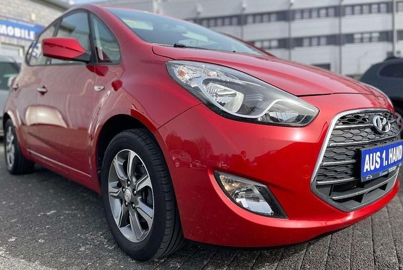 Gebraucht Hyundai ix20 125 PS (91 kW) 2016 Ultimate red / mic Kleinwagen