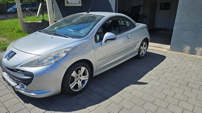 Gebraucht Peugeot 207 CC 109 PS (80 kW) 2008 Silber Cabrio