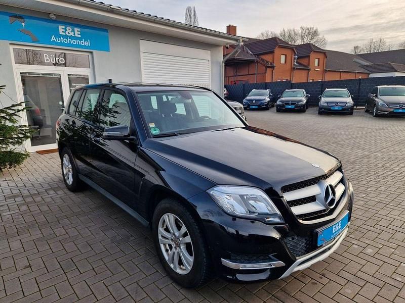 Schwarz Gebraucht 2012 Mercedes GLK200 SUV | 13.990 € (Etwas zu teuer) - Bild 1/4