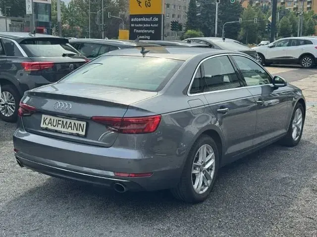 Gebraucht Audi A4 Design 190 PS (139 kW) 2017 Grau Limousine