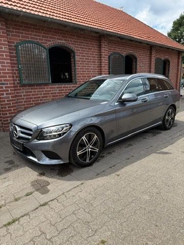 Grau Gebraucht 2020 Mercedes C220 Avantgarde Limousine | 22.450 € (Superpreis) - Bild 1/4