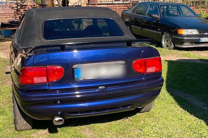 Gebraucht Ford Escort Cabriolet 105 PS (77 kW) 1993 Cabrio