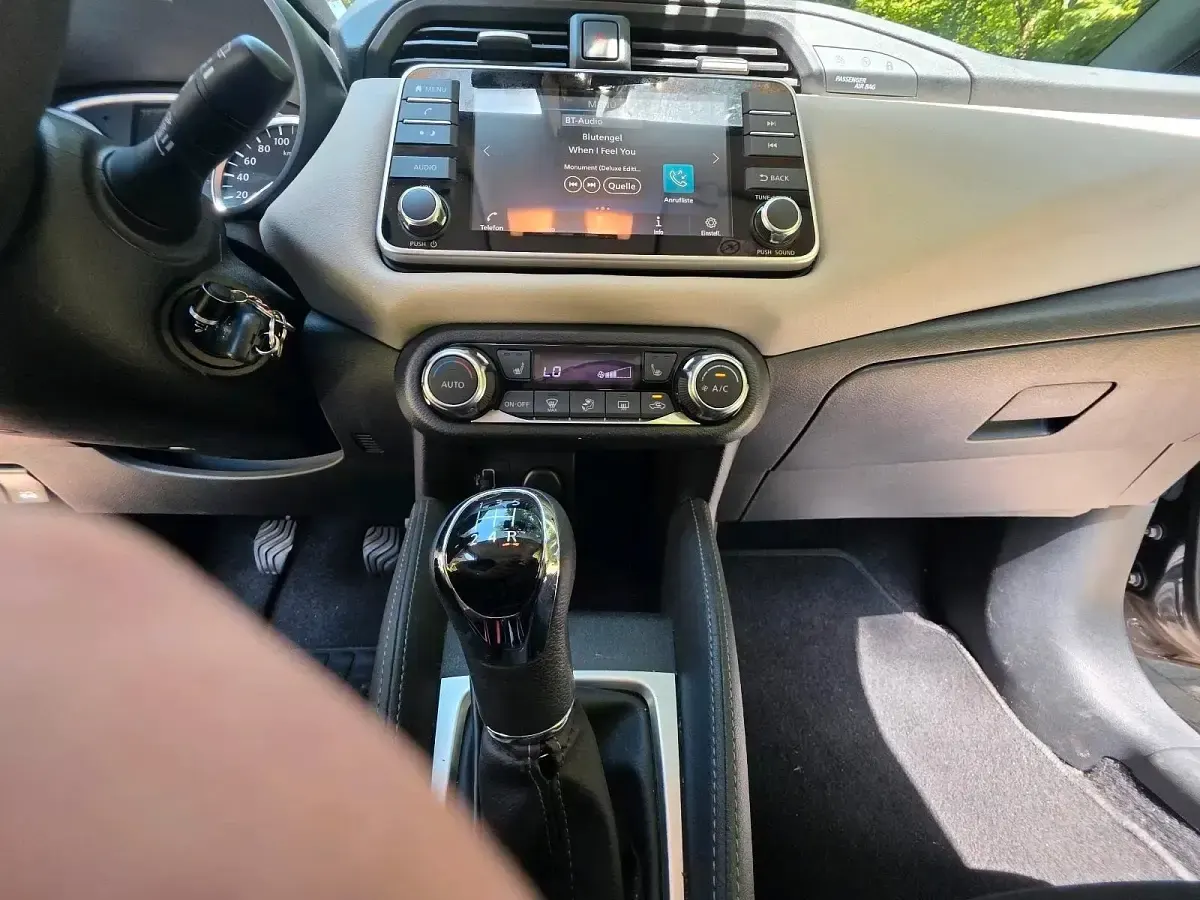Gebraucht Nissan Micra 92 PS (67 kW) 2022 Schwarz Kleinwagen