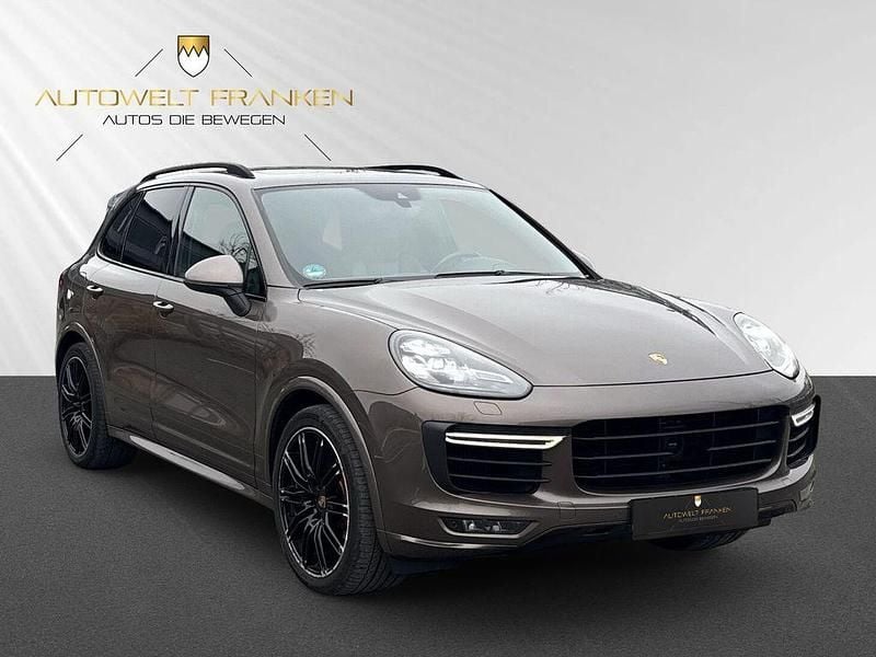 Umbrametallic Gebraucht 2015 Porsche Cayenne Turbo SUV | 29.890 € (Fairer Preis) - Bild 1/4