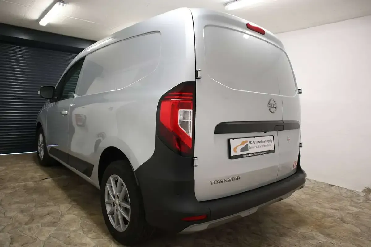 Gebraucht Nissan Townstar N-Connecta 131 PS (96 kW) 2022 Grey highland Van