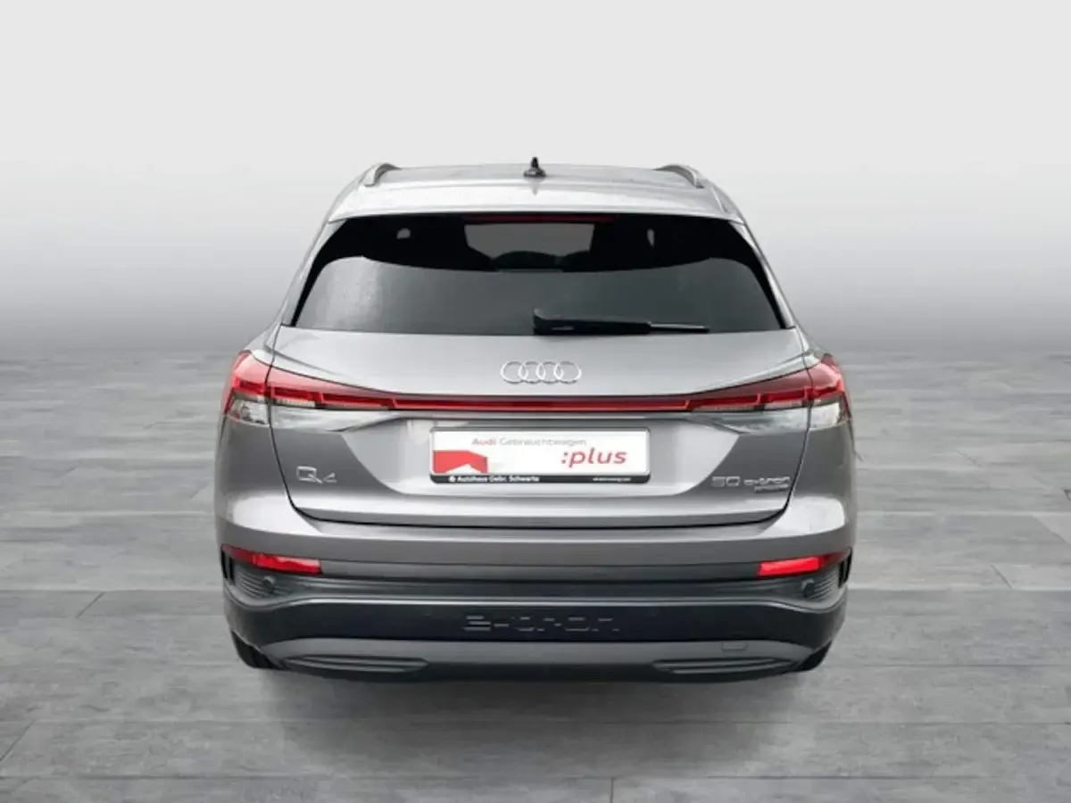 Gebraucht Audi Q4 e-tron Advanced 219 kW (299 PS) 2023 Taifungrau metallic SUV