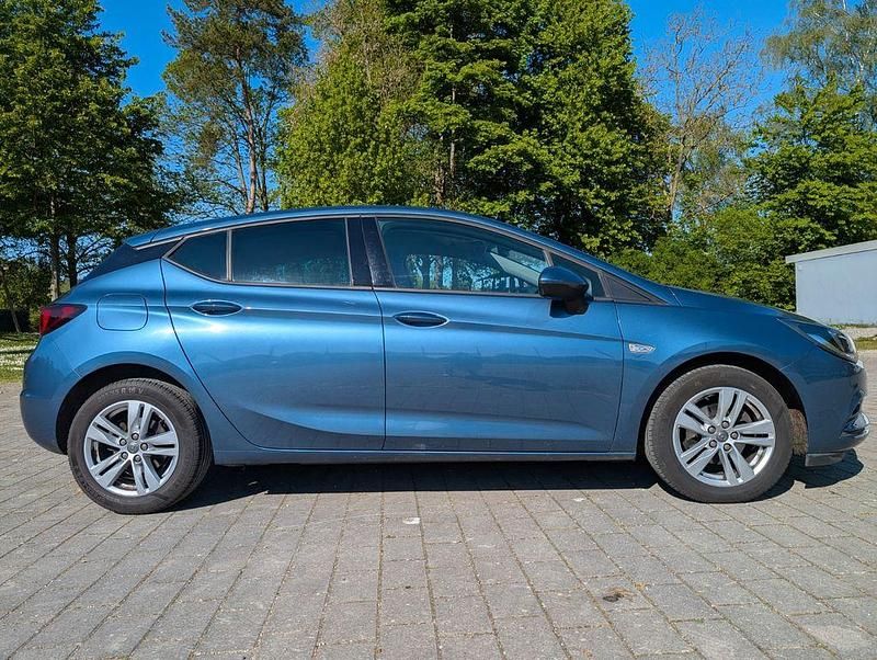Usata Opel Astra Active 125 CV (91 kW) 2017 Blu Berlina