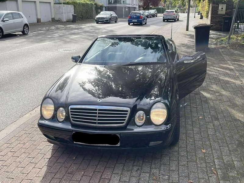 Schwarz Gebraucht 2002 Mercedes CLK200 Avantgarde Cabrio | 3.850 € (Superpreis) - Bild 1/4