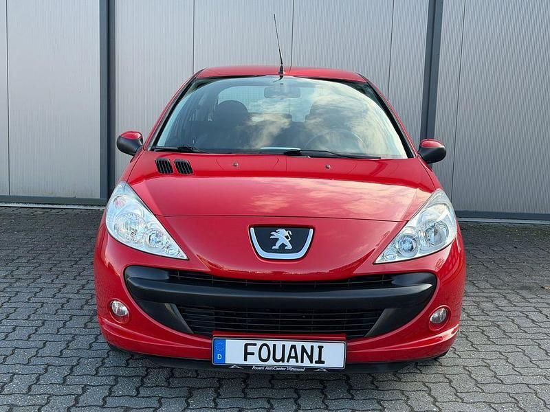 Gebraucht Peugeot 206+ Basis 75 PS (55 kW) 2009 Rot Kleinwagen