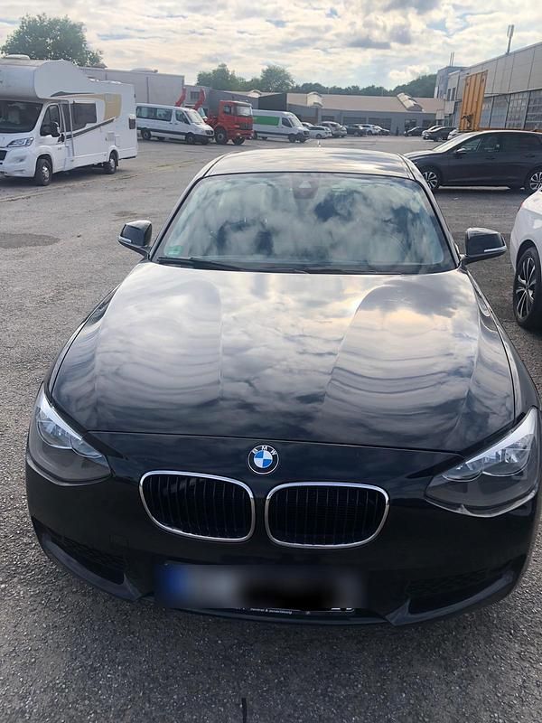 Schwarz Gebraucht 2011 BMW 116 Kleinwagen | 4.800 € (Teuer) - Bild 1/4