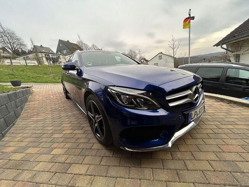 Gebraucht Mercedes C220 170 PS (125 kW) 2018 Blau Kombi