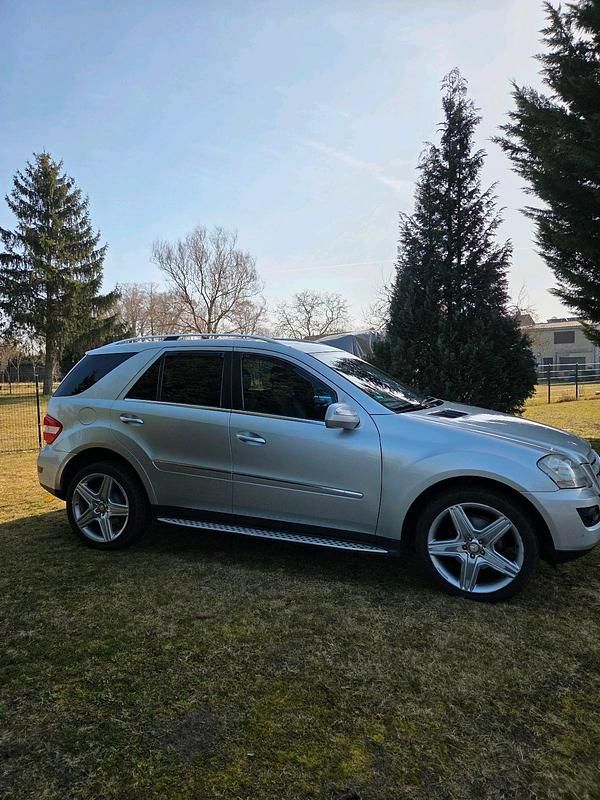 Gebraucht Mercedes 350 224 PS (164 kW) 2009 Silber SUV