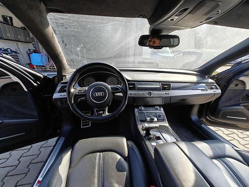 Gebraucht Audi S8 Basis 519 PS (381 kW) 2013 Limousine