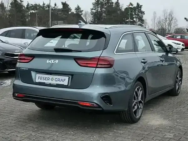 Usado Kia Ceed 140 CV (102 kW) 2025 Gris Utilitario