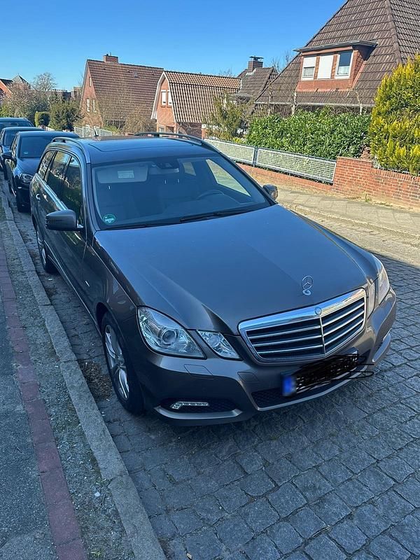 Second-hand Mercedes E250 204 CP (150 kW) 2010 Gri Break