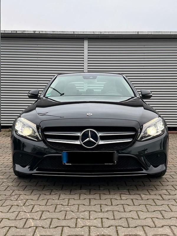 Schwarz Gebraucht 2019 Mercedes C220 Limousine | 27.990 € (Fairer Preis) - Bild 1/4