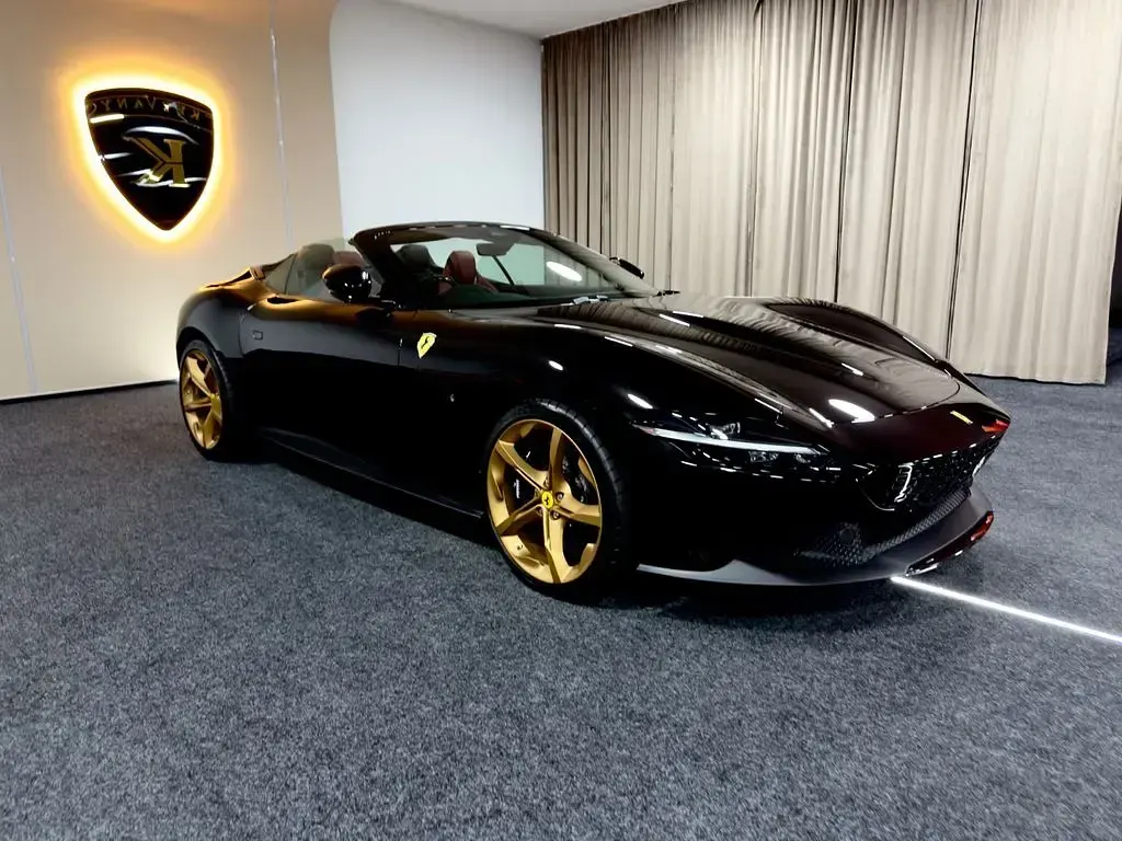 Gebraucht Ferrari Roma 620 PS (456 kW) 2026 Schwarz Cabrio