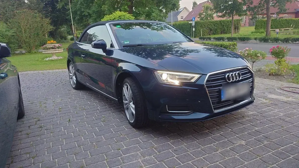 Gebraucht Audi A3 Cabriolet Ambiente 150 PS (110 kW) 2018 Blau Cabrio