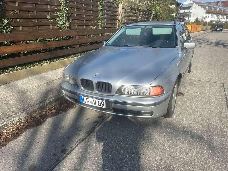 Silber Gebraucht 1998 BMW 523 Basis Kombi | 1.000 € - Bild 1/4