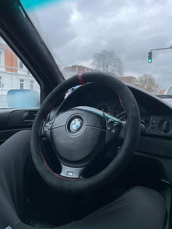 Gebraucht BMW 530 193 PS (141 kW) 2001 Grau Limousine