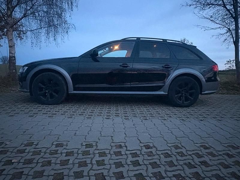 Schwarz Gebraucht 2015 Audi A4 Allroad Kombi | 13.800 € (Superpreis) - Bild 1/4