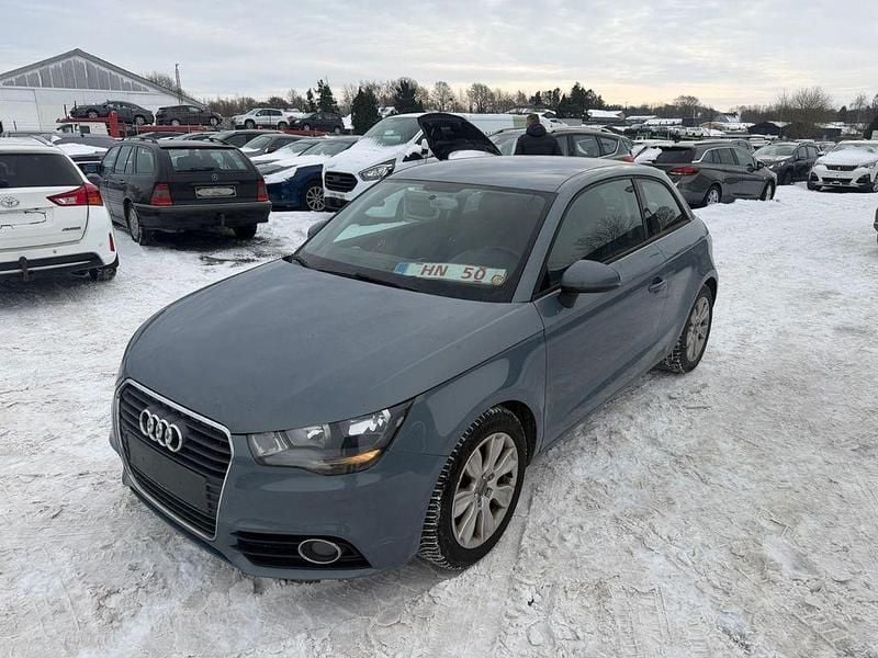 Gebraucht Audi A1 Ambition 105 PS (77 kW) 2011 Blau Kleinwagen