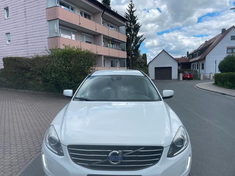 Second-hand Volvo XC60 150 CP (110 kW) 2016 Alb SUV