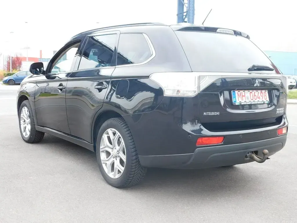 Gebraucht Mitsubishi Outlander P-HEV Basis 121 PS (88 kW) 2014 Schwarz SUV
