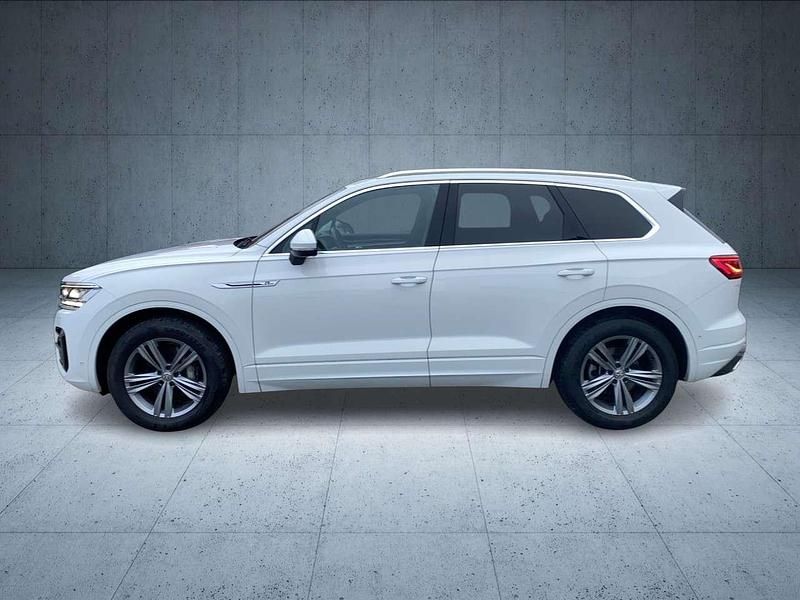 Gebraucht VW Touareg Basis 286 PS (210 kW) 2020 Pure white SUV
