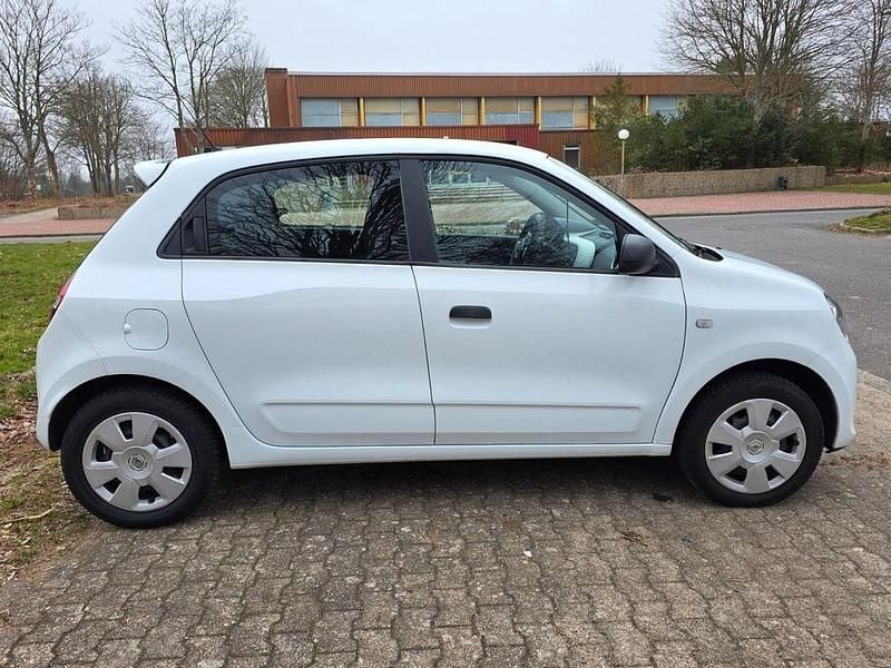 Gebraucht Renault Twingo Experience 69 PS (50 kW) 2017 Weiß Kleinwagen